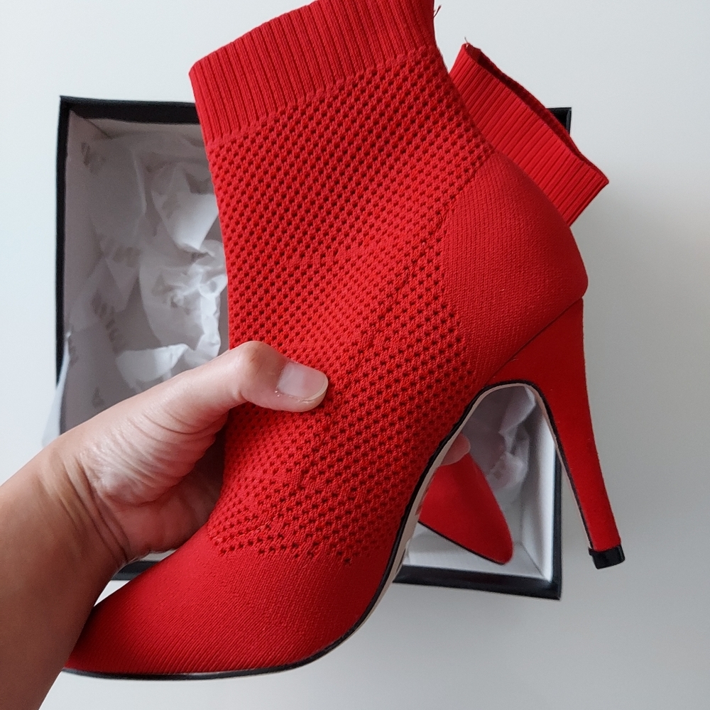 NWOT MIA Red Ankle Booties, Sock Booties, Heeled Boots, Fitted Booties